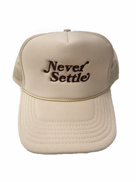 Never Settle Trucker Hat(Tan/Brown)