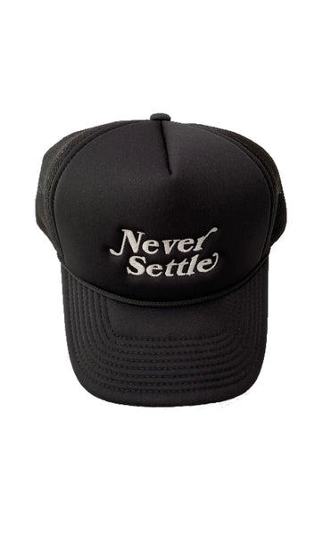 Never Settle Trucker Hat (black)